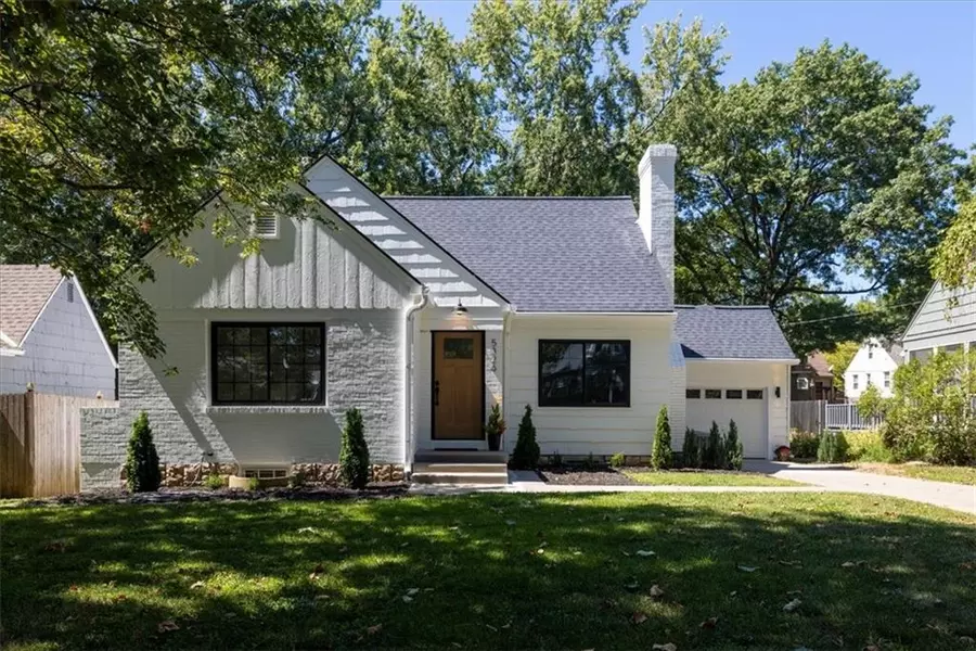 5326 Aberdeen RD, Fairway, KS 66205