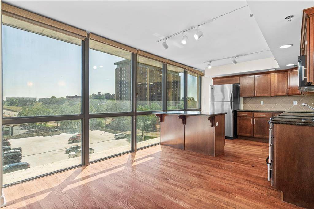 Kansas City, MO 64106,600 E Admiral BLVD #704