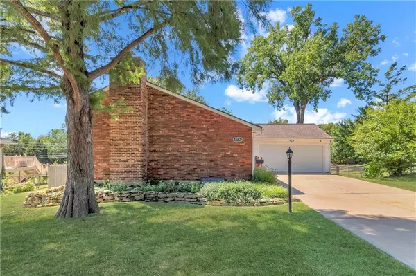 Overland Park, KS 66214,9236 Reeder DR