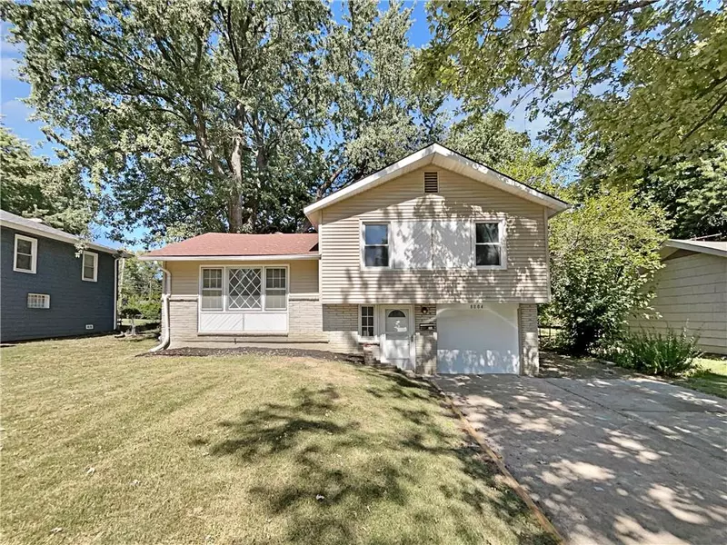 8004 E 91st ST, Kansas City, MO 64138