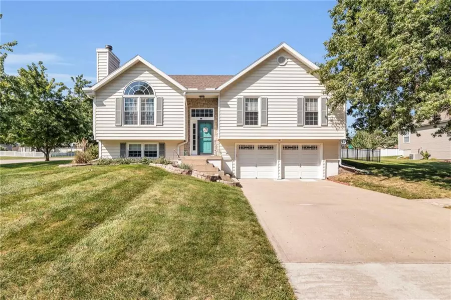 1101 Rosewood CT, Cameron, MO 64429