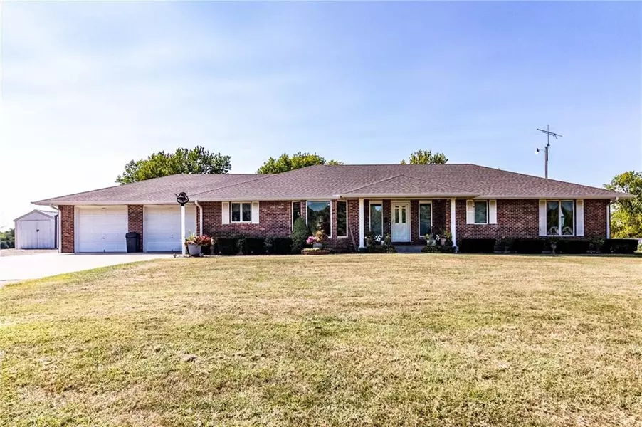 539, 529 SE DD HWY, Warrensburg, MO 64093