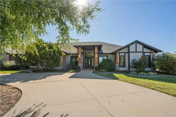 27439 Highland DR, Louisburg, KS 66053