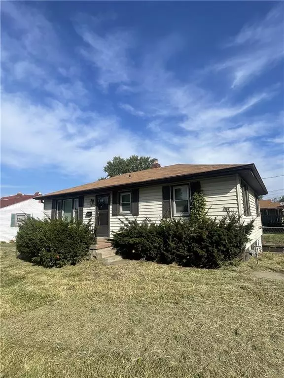 St Joseph, MO 64501,1835 Clay ST