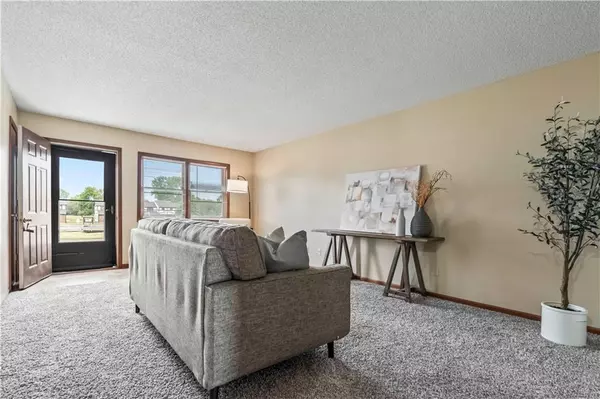 Paola, KS 66071,1116 Jeff CIR