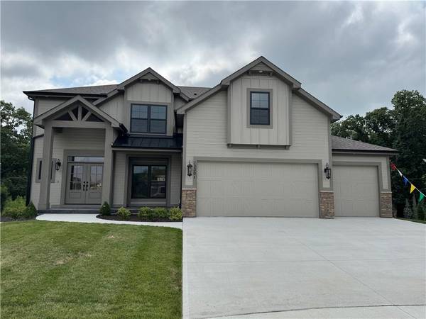 13301 Silverleaf CT, Parkville, MO 64152