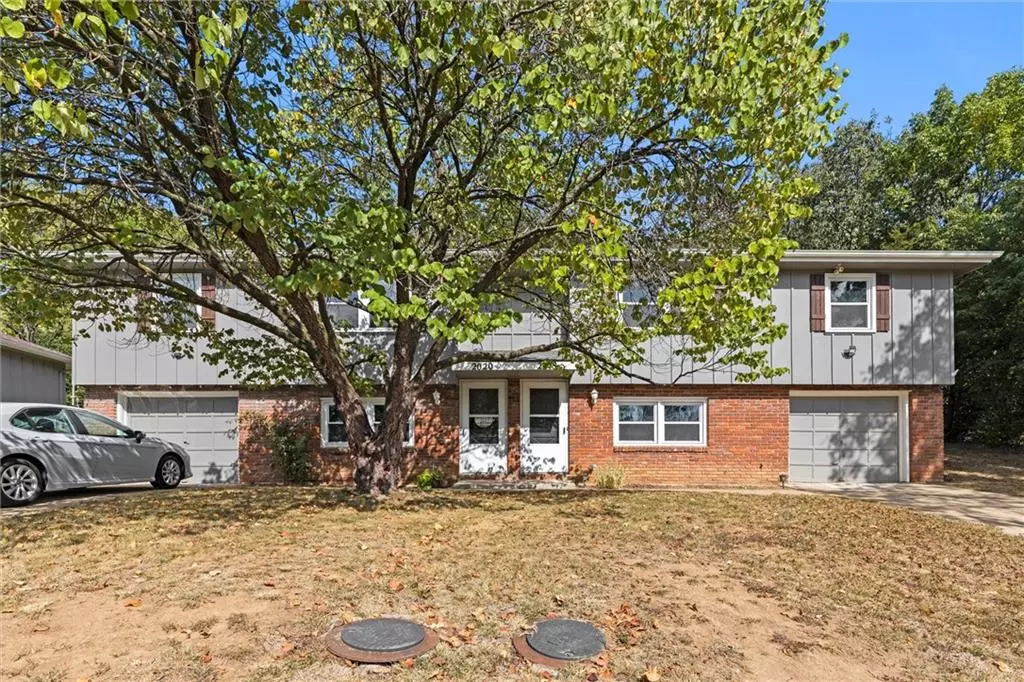 Kansas City, KS 66106,2018 Forest LN