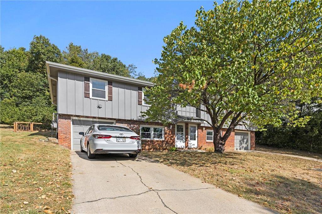 Kansas City, KS 66106,2018 Forest LN