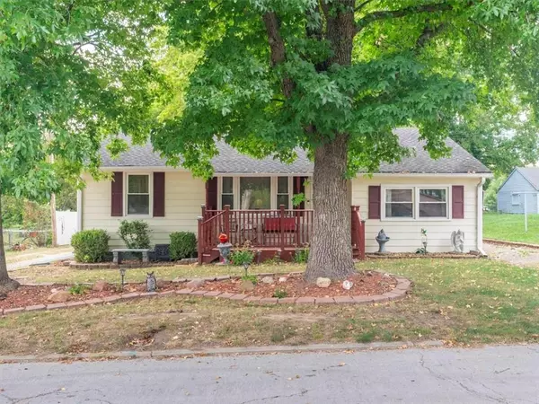 2802 S 29th ST, St Joseph, MO 64503