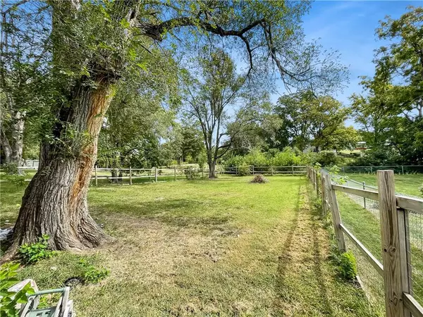 Higginsville, MO 64037,2105 Lipper AVE