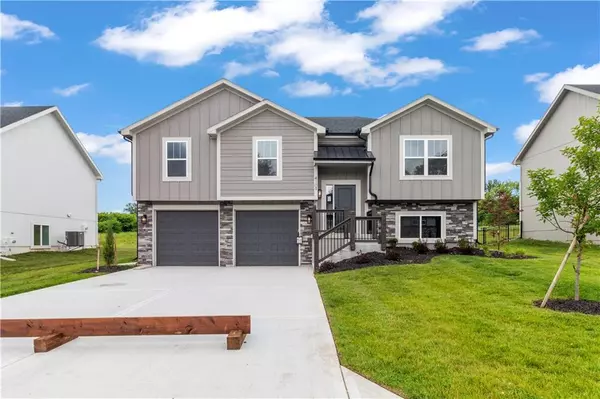 4109 SE Adams DR, Blue Springs, MO 64014