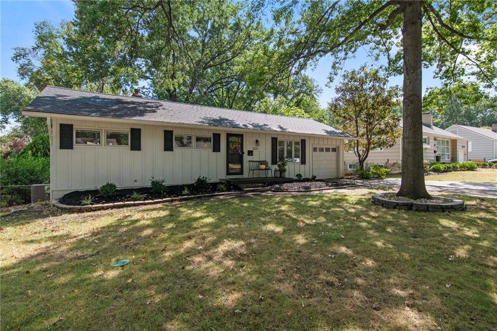 4831 W 76th ST, Prairie Village, KS 66208