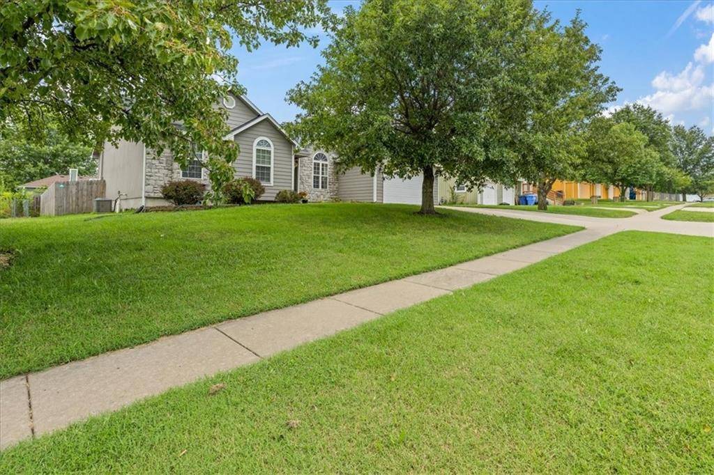 Tonganoxie, KS 66086,497 E 13th ST