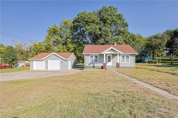 3109 S 40th TER, St Joseph, MO 64503