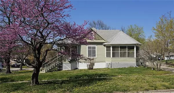 Paola, KS 66071,502 E Wea ST