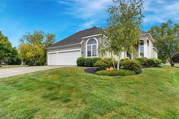 11605 S Carriage RD,  Olathe,  KS 66062