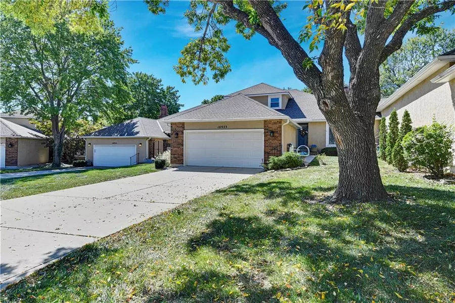 10923 W 98th ST, Overland Park, KS 66214