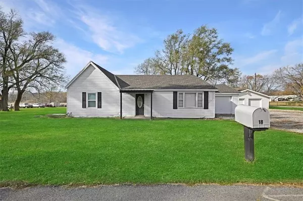 18 Platte ST, Dearborn, MO 64439