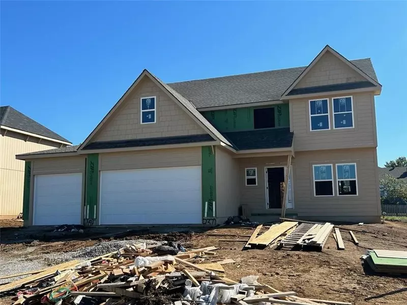 2372 NE Colonnade AVE, Grain Valley, MO 64029