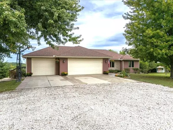 304 E 1400th RD, Baldwin City, KS 66006