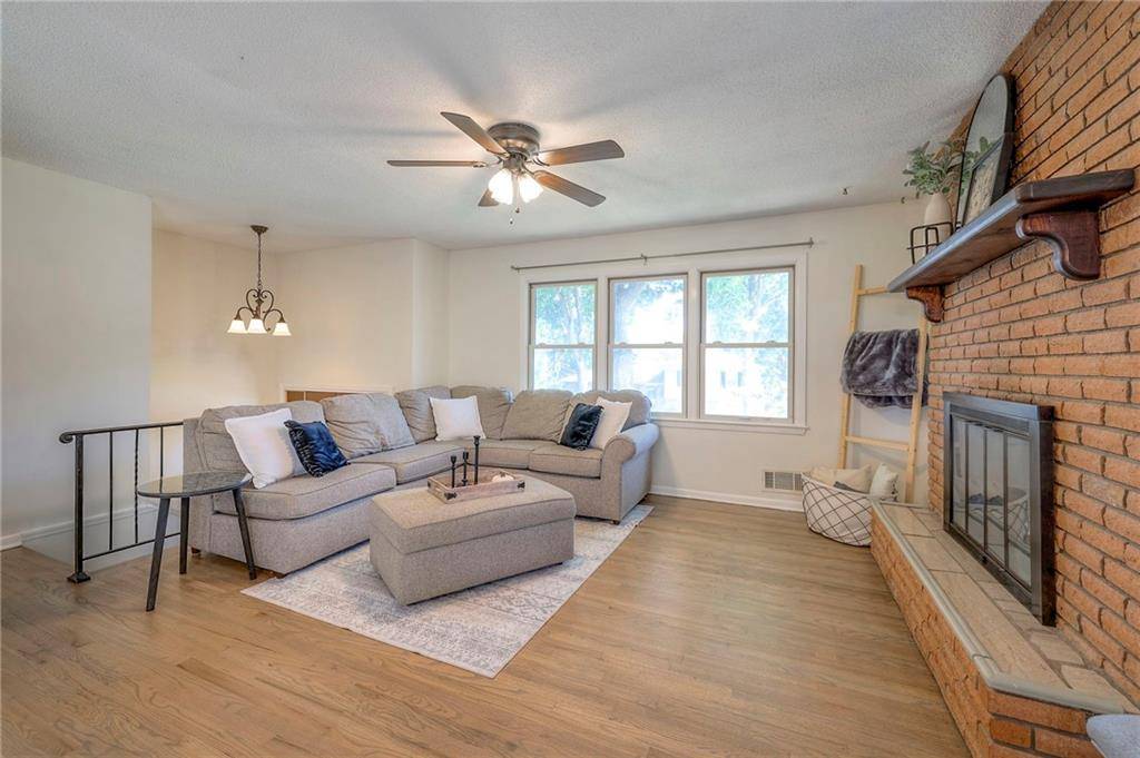 Overland Park, KS 66212,9110 Farley LN