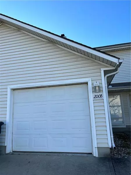 200 NE Dogwood ST, Oak Grove, MO 64075