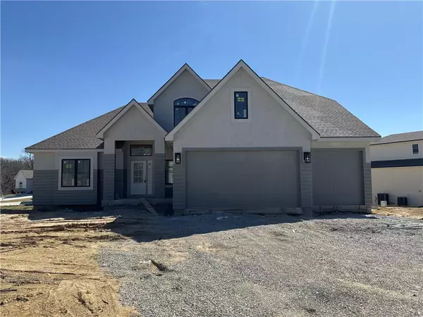 13494 Terrace Park DR, Parkville, MO 64152
