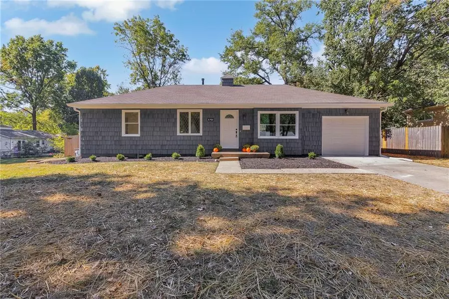 8760 Stearns AVE, Overland Park, KS 66214