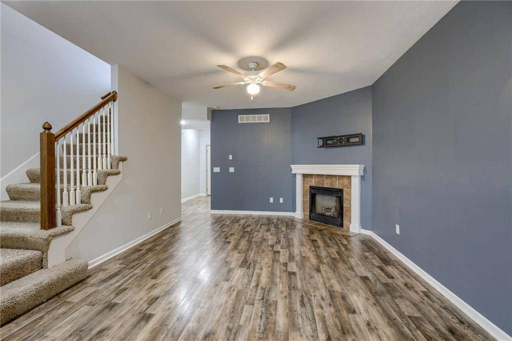 Pleasant Hill, MO 64080,1010 Renee Lynde DR #C