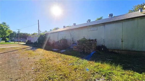 Fort Scott, KS 66701,505 E 3rd ST