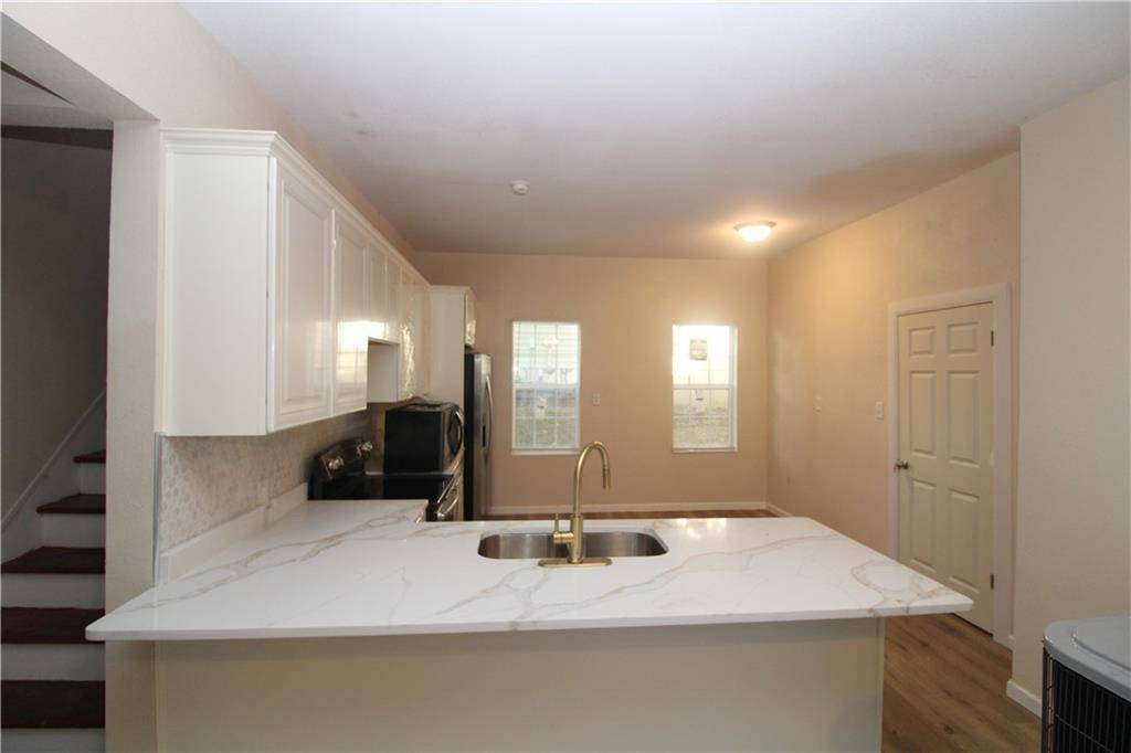 St Joseph, MO 64507,2702 Seneca ST