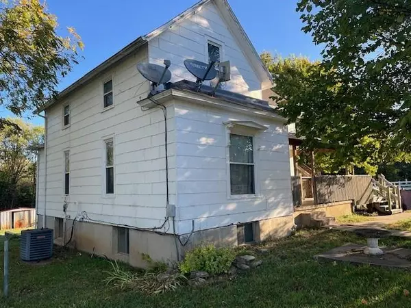 Paola, KS 66071,22550 W 255 ST