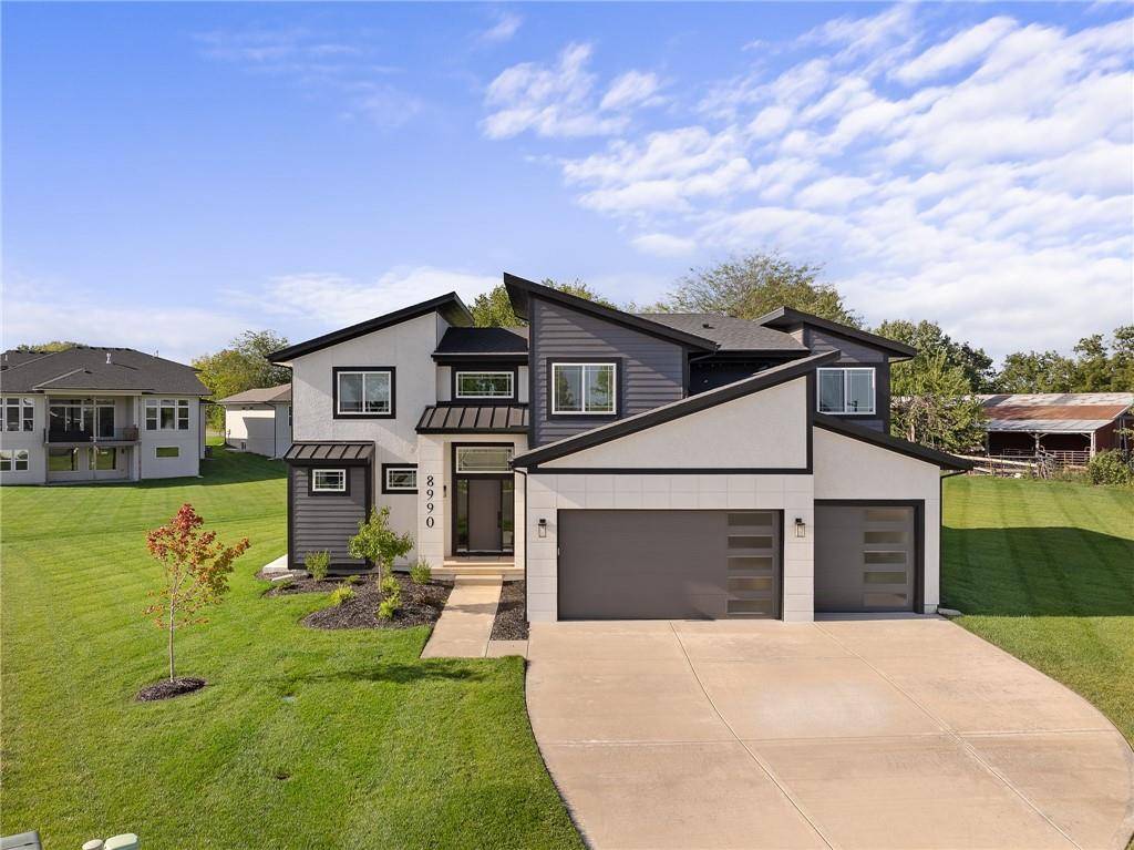 8990 Shady Bend RD, Lenexa, KS 66227