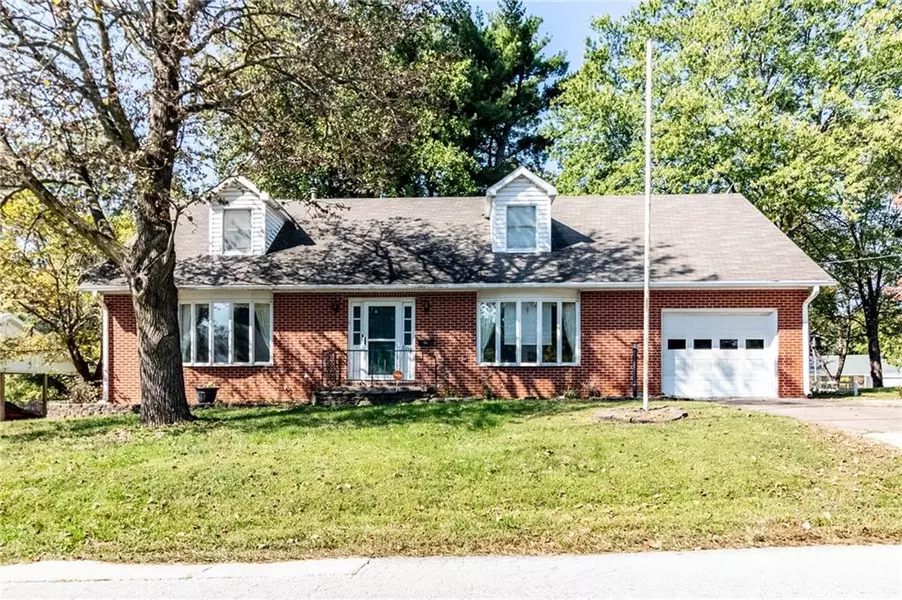 203 Olive ST, Windsor, MO 65360