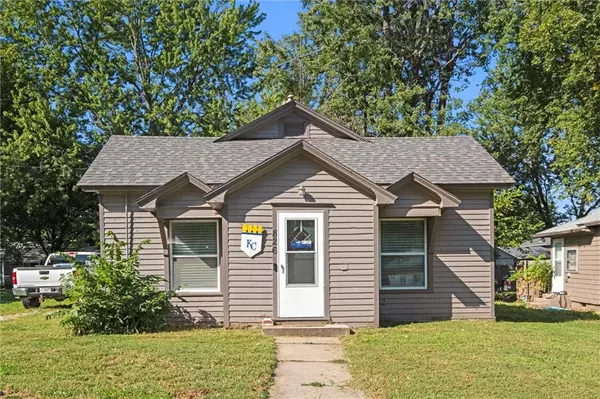 826 S Hickory ST, Ottawa, KS 66067