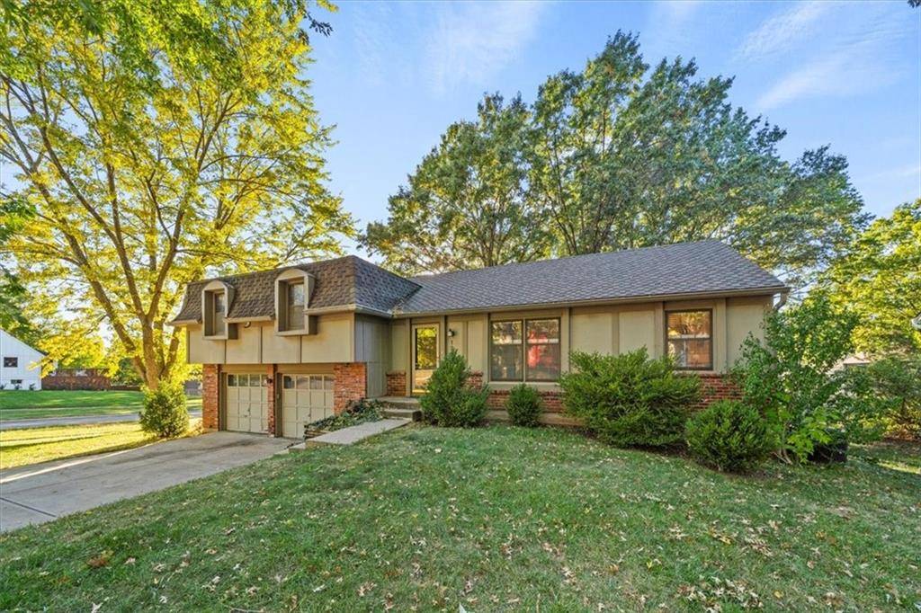 Lenexa, KS 66215,12626 W 101st TER
