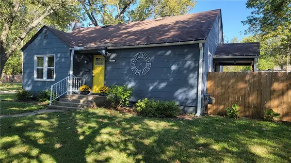 Paola, KS 66071,1002 E Wea ST