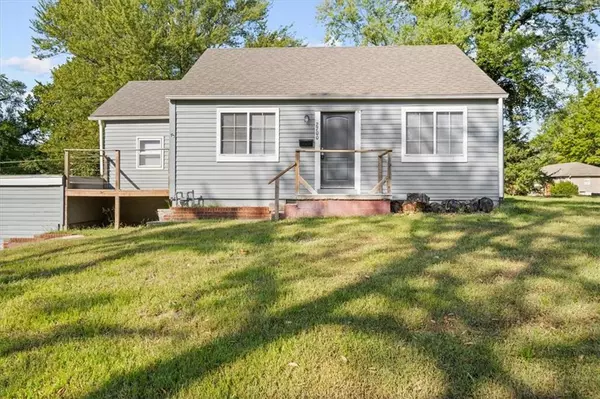2700 S Norwood AVE, Independence, MO 64052