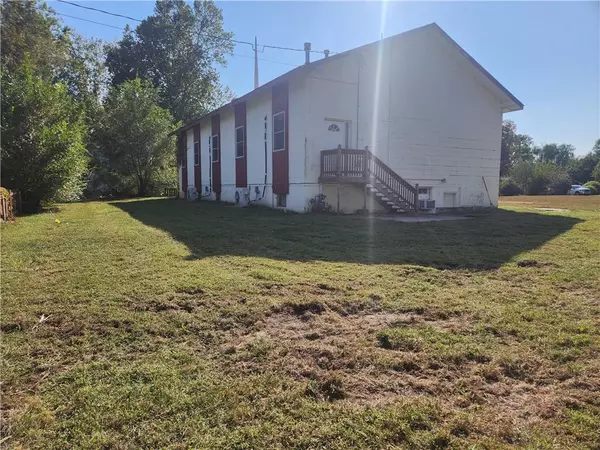 445 Lyon ST, Lawrence, KS 66044