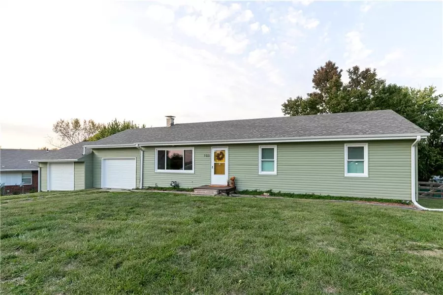 103 Fern CIR, Dearborn, MO 64439