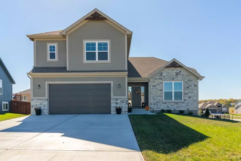 Basehor, KS 66007,15623 Lakeside DR