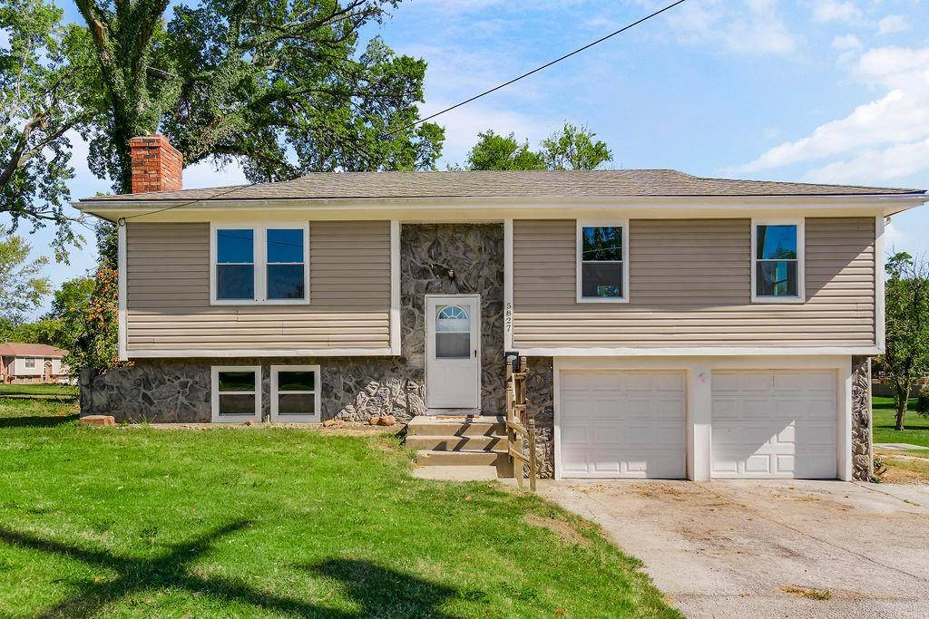 5827 Rosehill RD, Shawnee, KS 66216