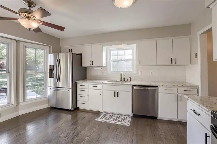 1054 Tam O'Shanter DR, Kansas City, MO 64145