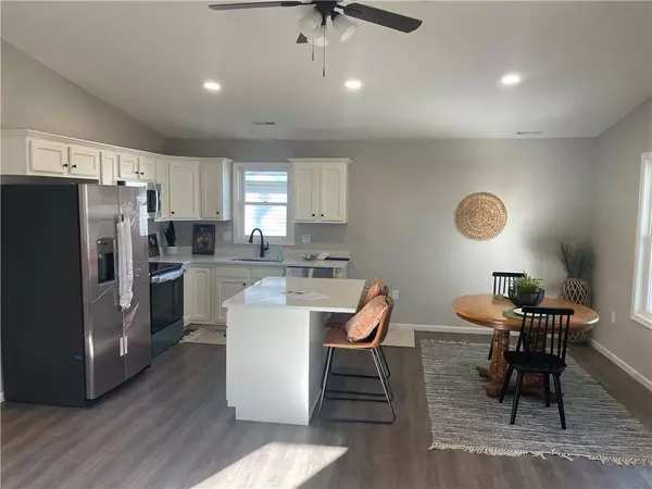 Iola, KS 66749,518 N Second ST