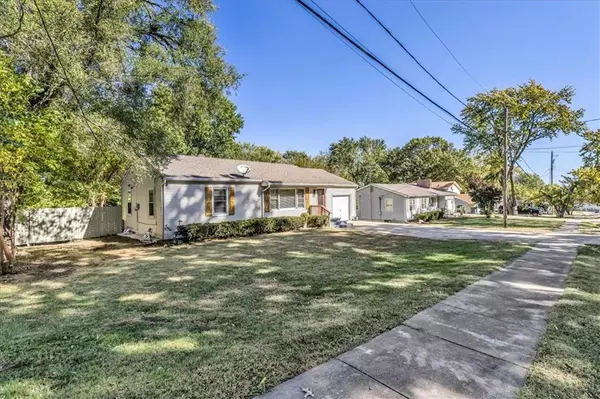 Kansas City, MO 64118,816 NE 83rd ST