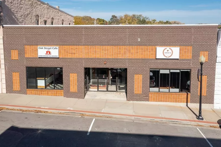 133 Oak ST, Bonner Springs, KS 66012