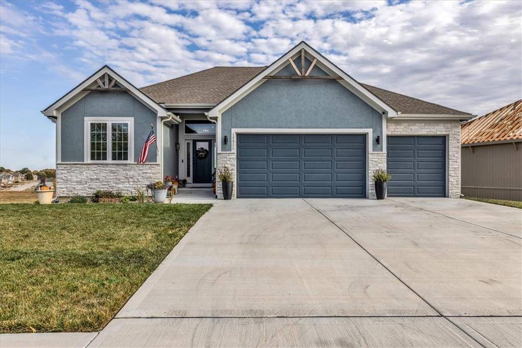 17511 Greyhawke RDG, Smithville, MO 64089