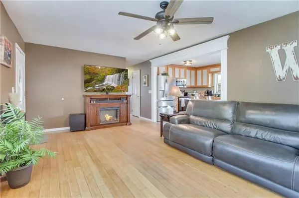 Harrisonville, MO 64701,2001 N Lexington ST