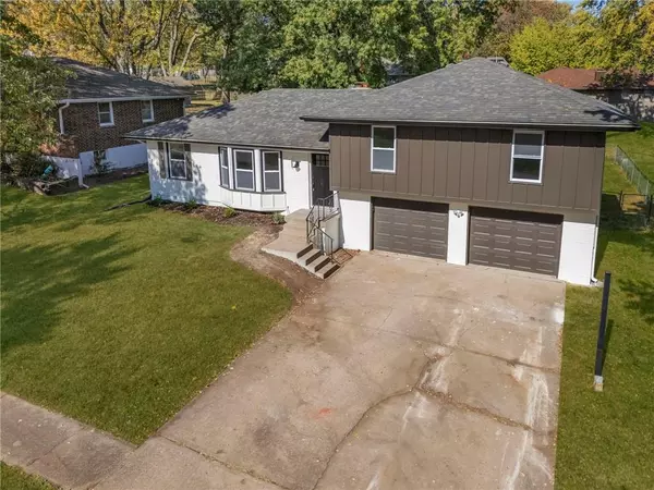 11908 E 55th ST, Kansas City, MO 64133