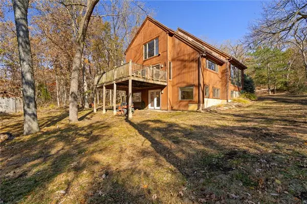 De Soto, KS 66018,8910 Overhill CIR